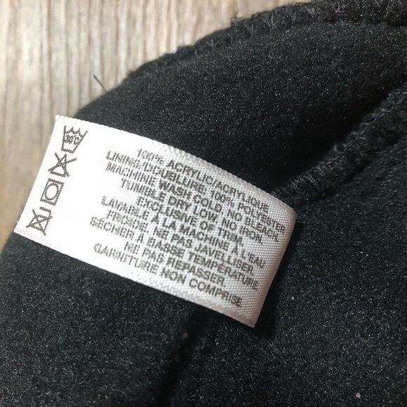 Black & White CANADA Toque - Picture 7 of 11